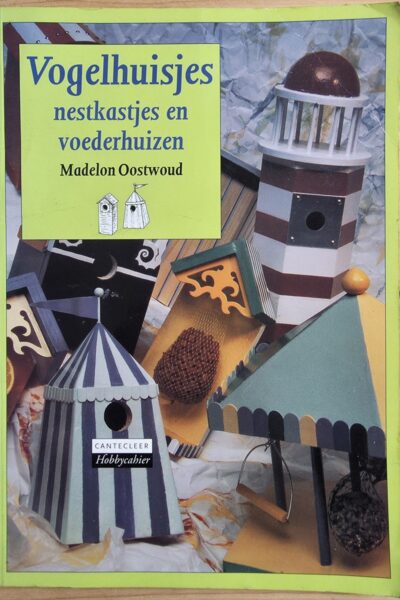 Vogelhuisjes nestkastjes en voederhuizen